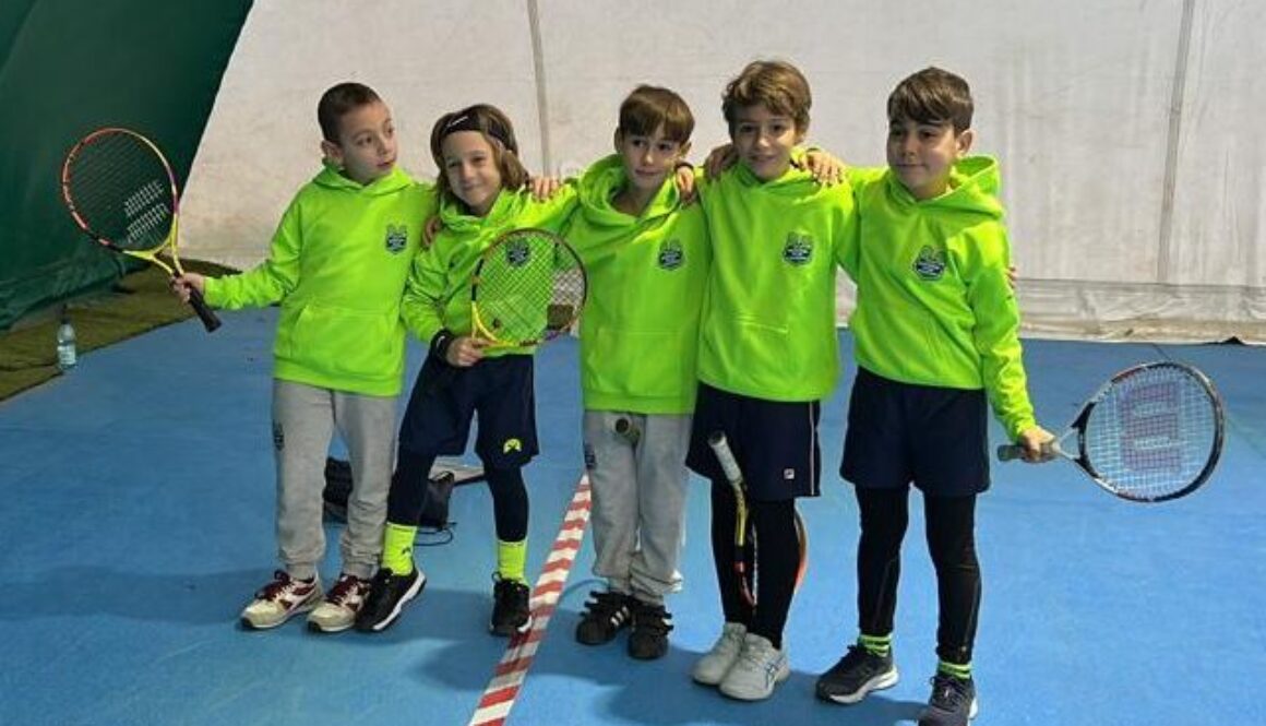 ALCUNI-ALLIEVI-DELLA-SCUOLA-TENNIS-2--e1706252798183