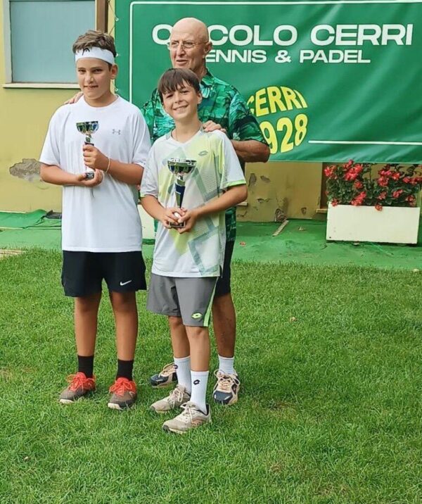 La-premiazione-del-torneo-Under-12-al-Ct-Cerri-768x917